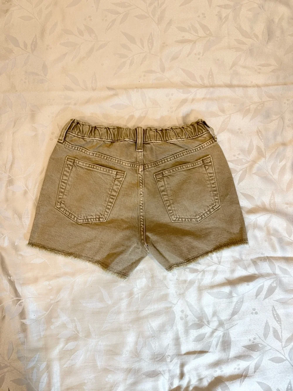 GAP girl’s girlfriend